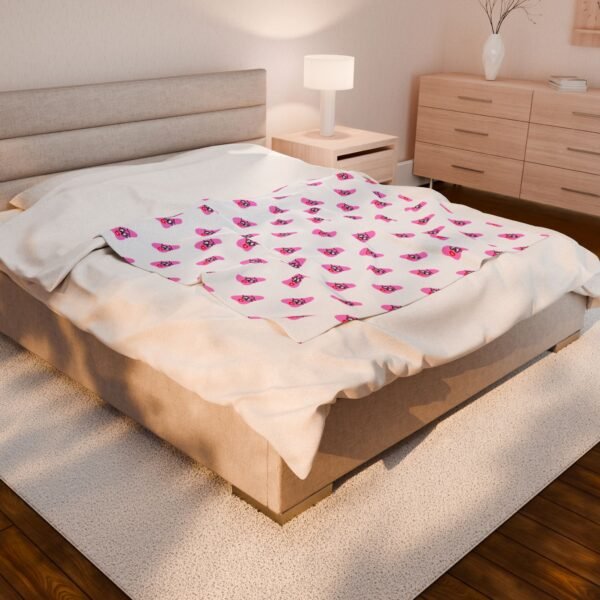 Pink Been Velveteen Plush Blanket - Image 8