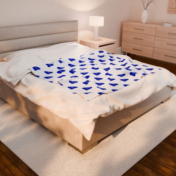 Blue Been Velveteen Plush Blanket - Image 8